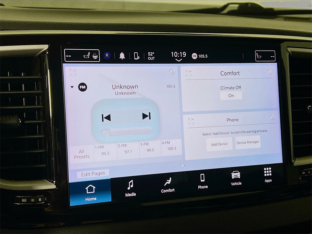 Used 2023 Chrysler Pacifica Touring-L image 14