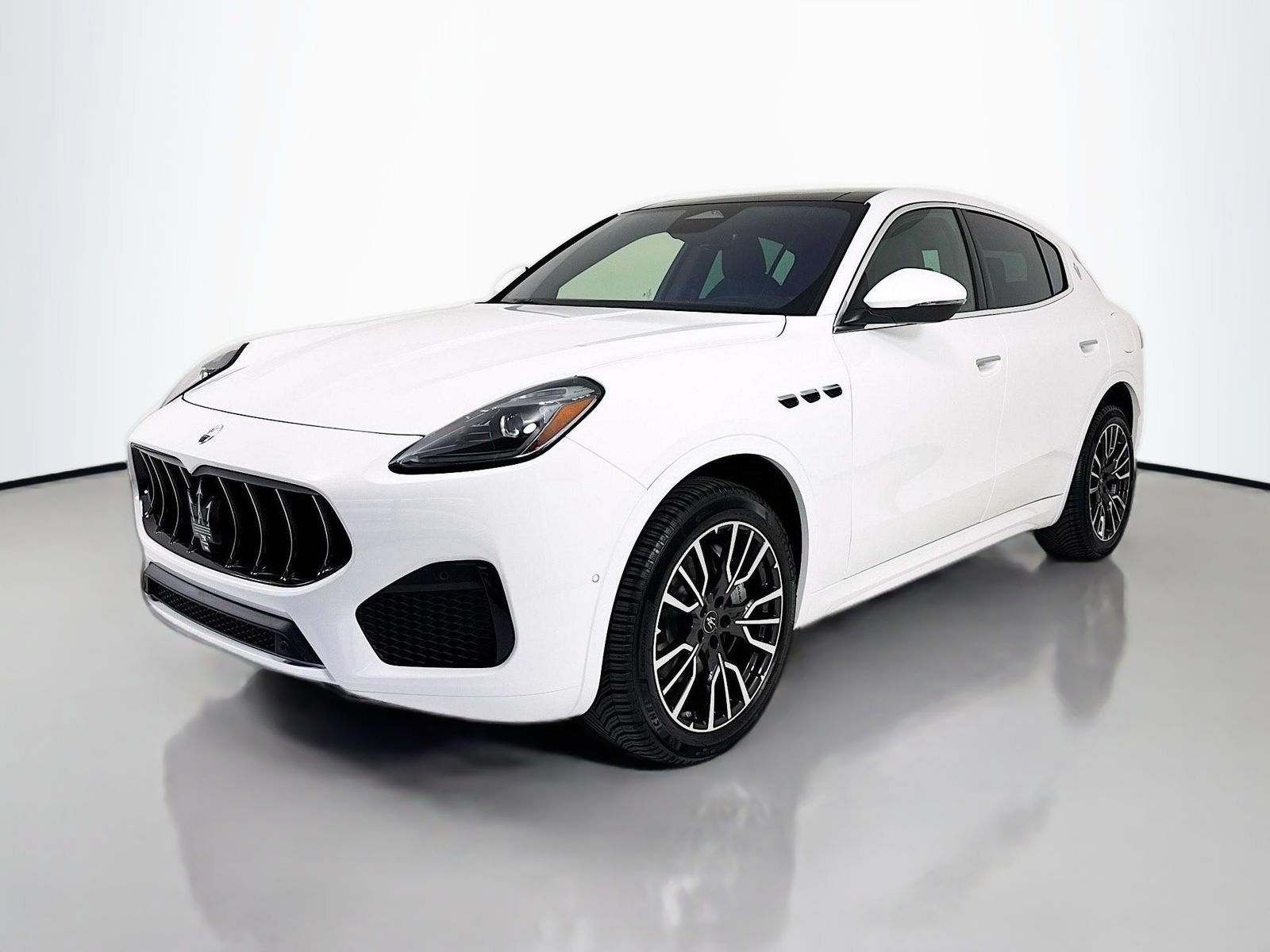 New 2025 Maserati Grecale GT AWD/4WD image 4