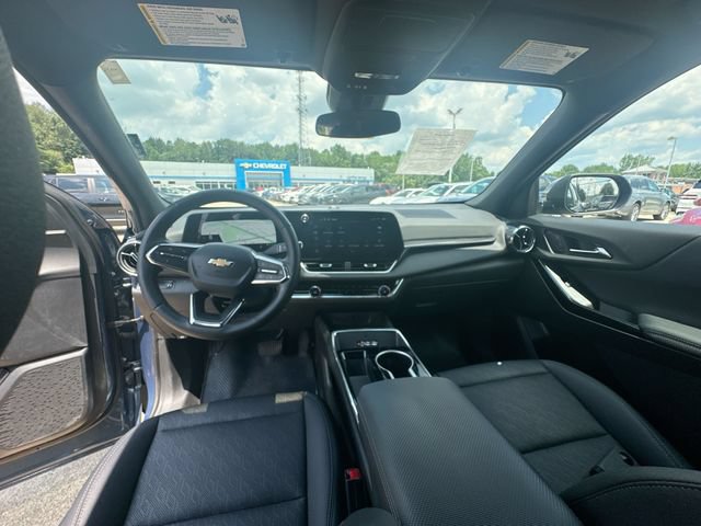 Used 2025 Chevrolet Equinox LT w/ Convenience Package II FWD image 23