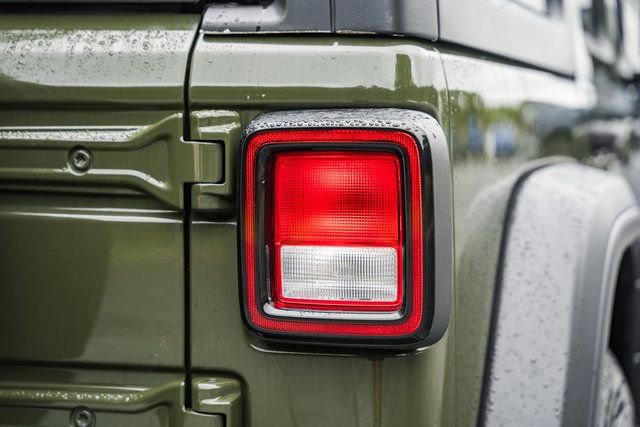 Used 2022 Jeep Wrangler Unlimited Sport image 15