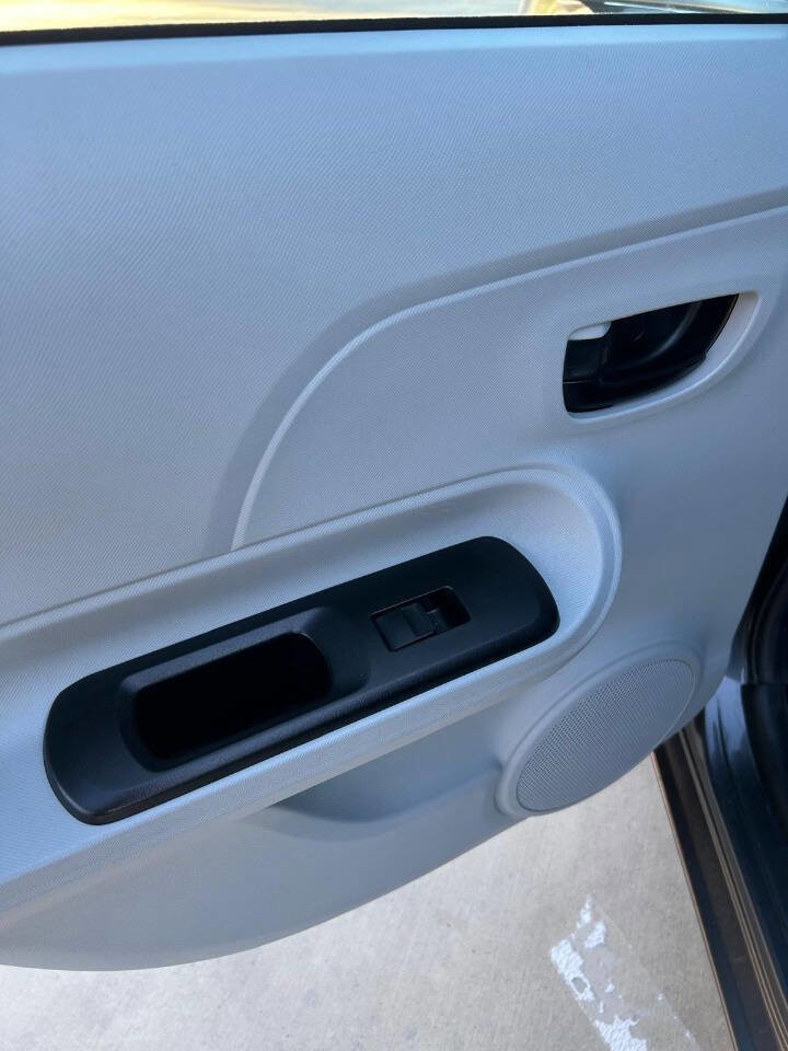 Used 2012 Toyota Prius C One image 31