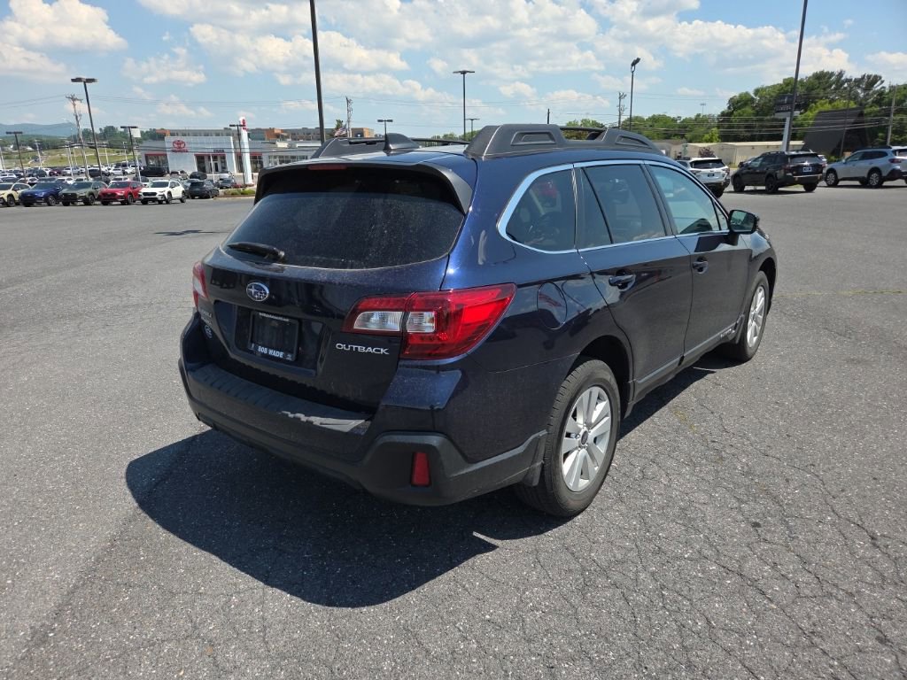 Used 2018 Subaru Outback 2.5i Premium AWD/4WD image 4