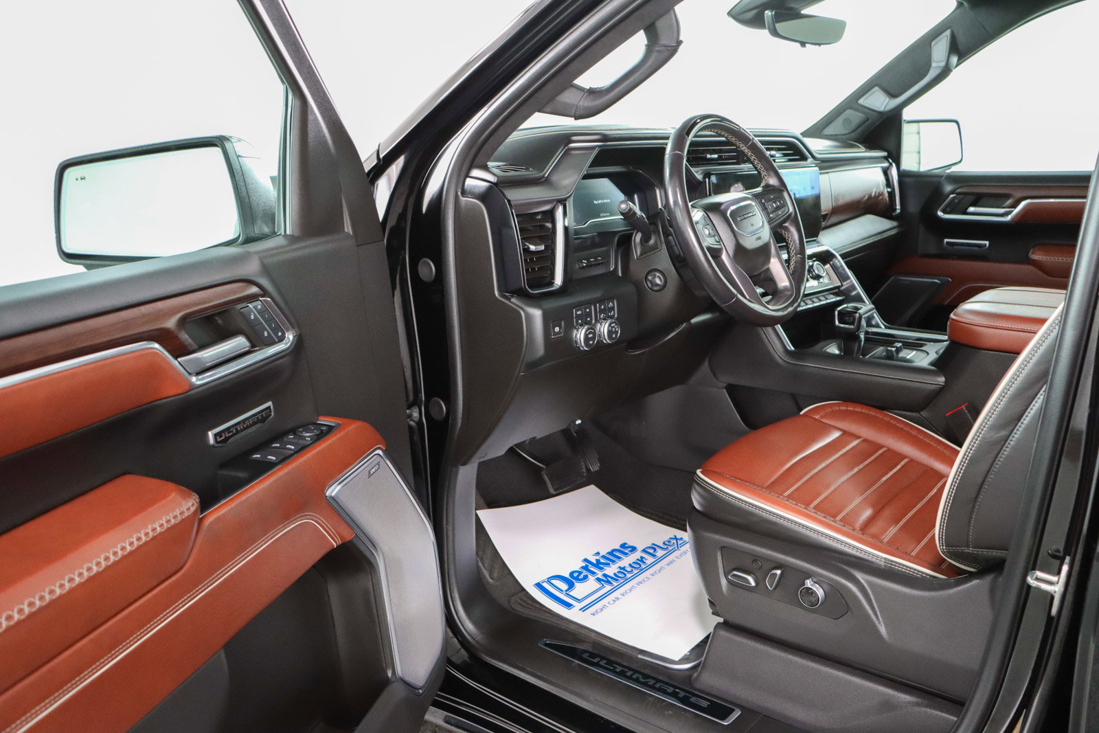 Used 2024 GMC Sierra 1500 Denali Ultimate AWD/4WD image 3