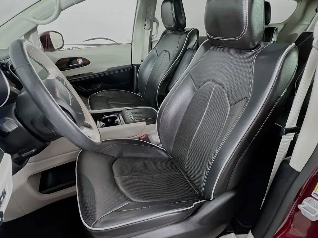 Used 2021 Chrysler Pacifica Limited image 22