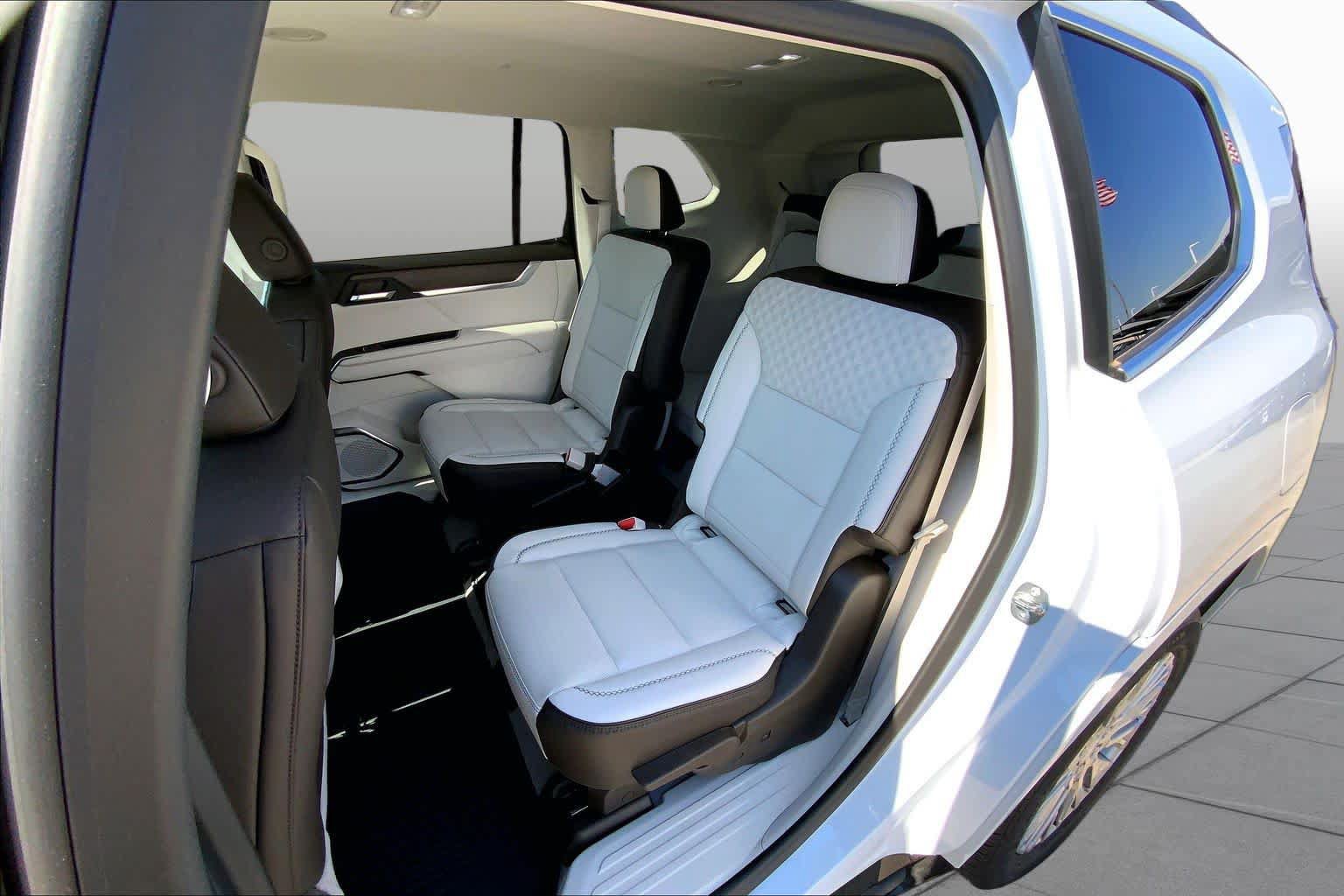 Used 2026 GMC Acadia Denali w/ Super Cruise Package FWD image 21