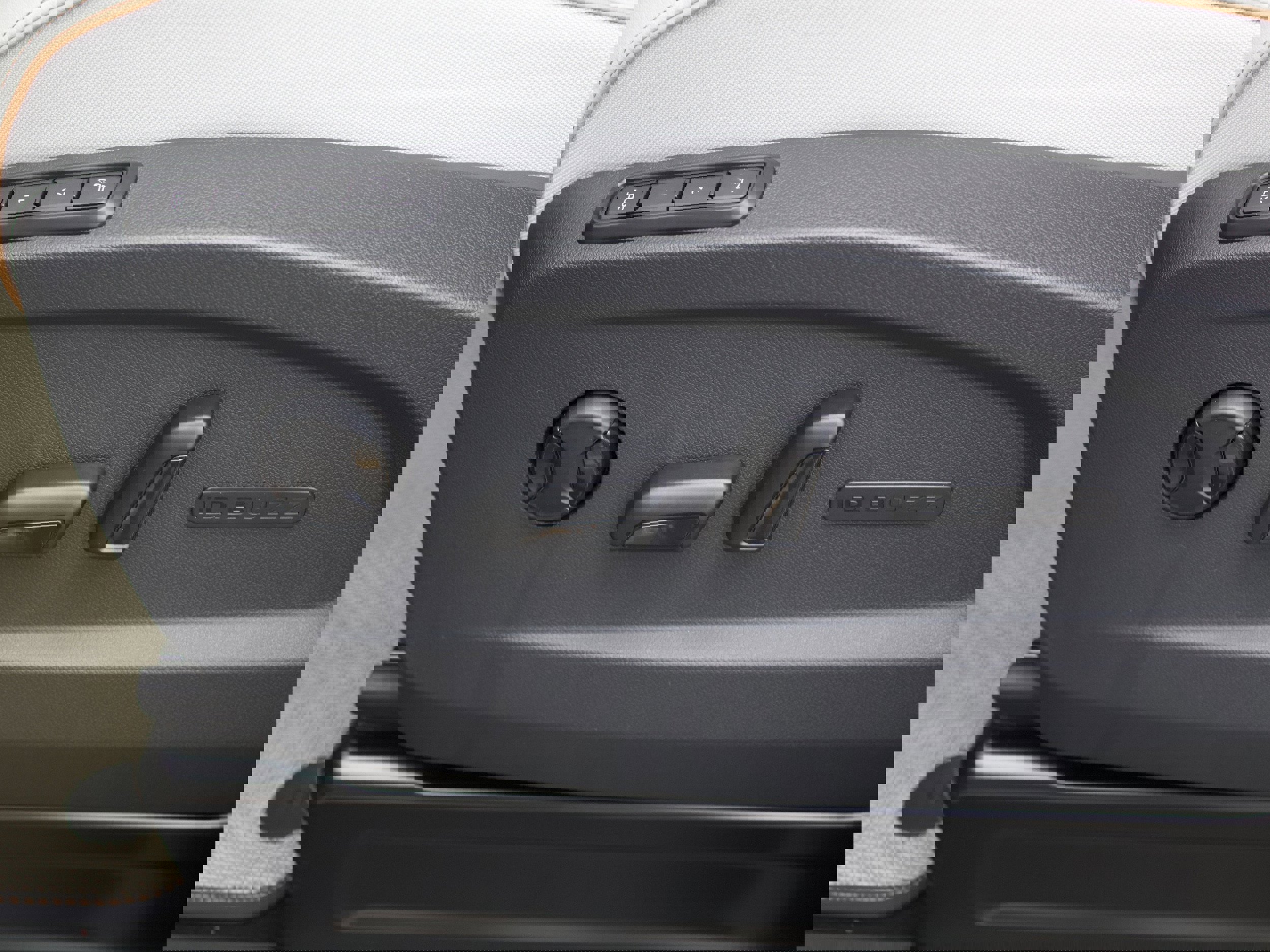 New 2025 Volkswagen ID. Buzz Pro S Plus image 14