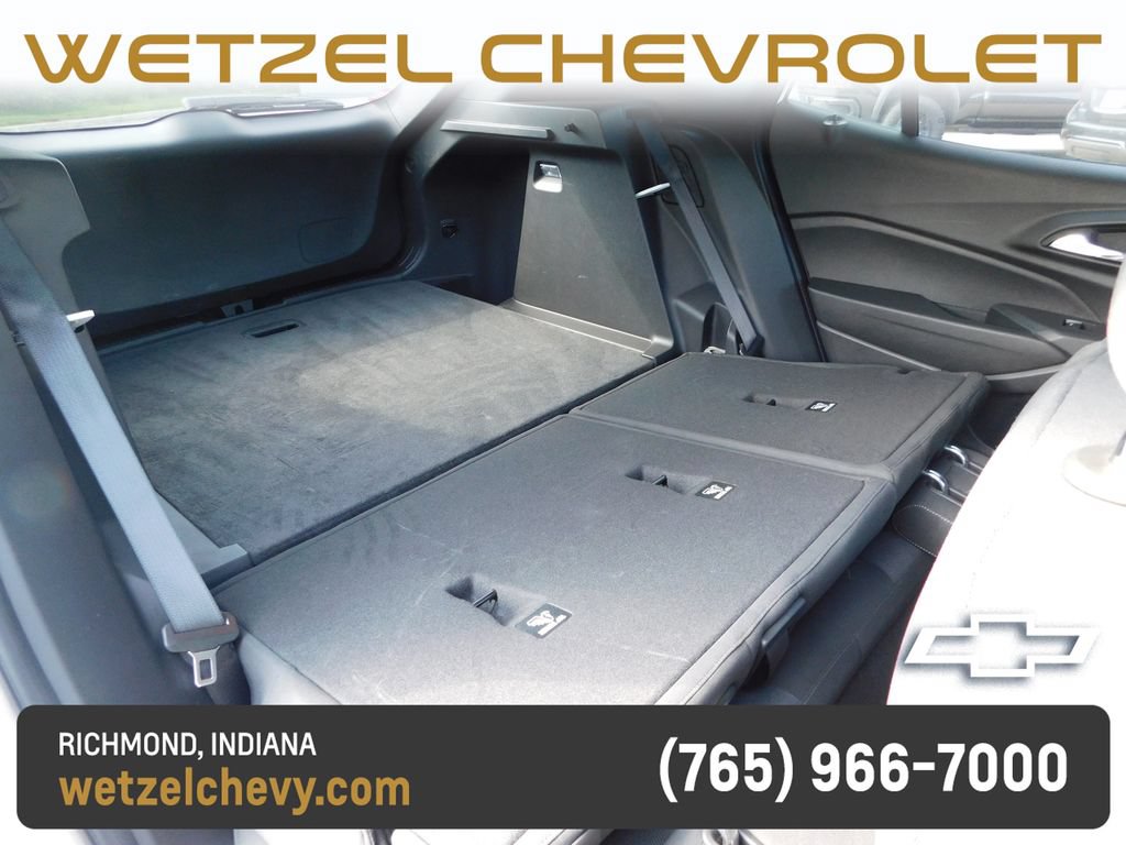 Used 2024 Chevrolet Trax RS FWD image 24