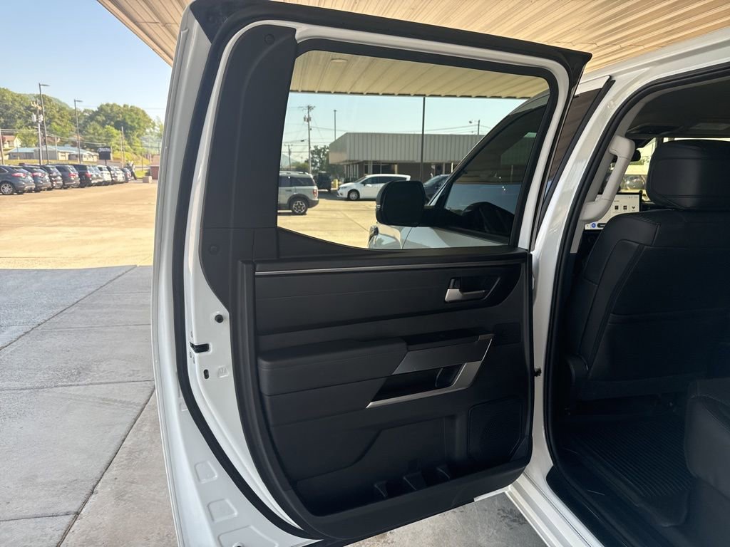 Used 2022 Toyota Tundra SR5 w/ SR5 Premium Package RWD image 18
