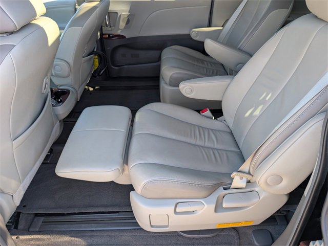 Used 2014 Toyota Sienna Limited image 30