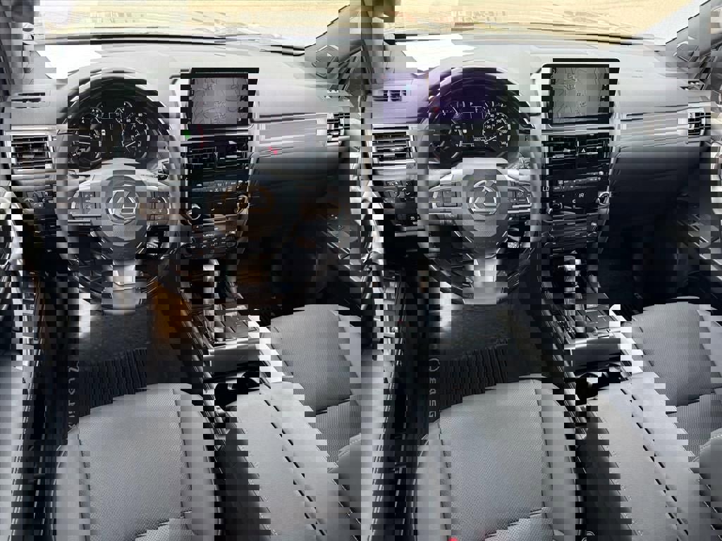 Used 2023 Lexus GX 460 Premium w/ Accessory Package AWD/4WD image 11