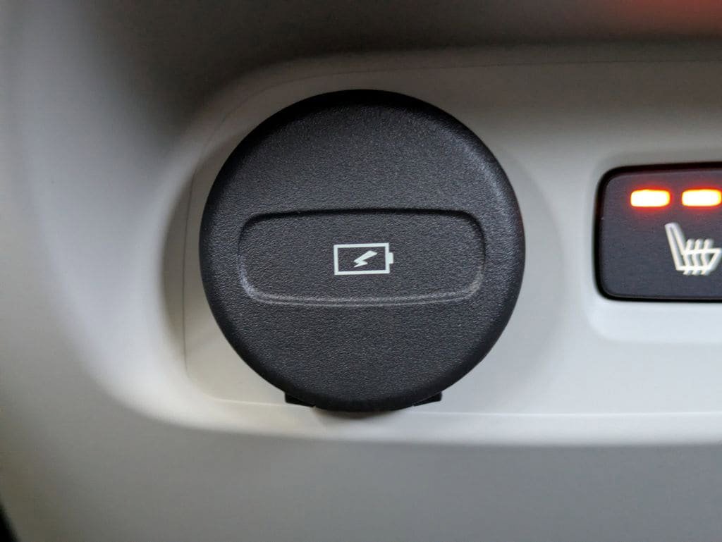 New 2026 Volvo XC40 B5 Plus w/ Protection Package Premier AWD/4WD image 18