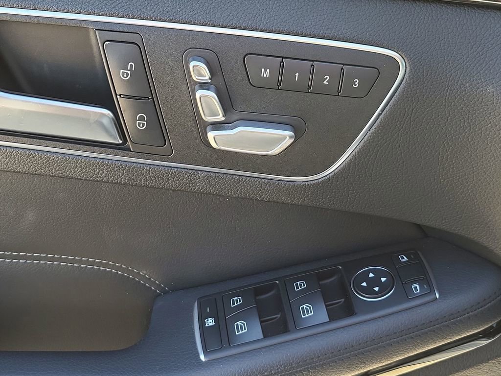Used 2014 Mercedes-Benz E 250 BlueTEC Sedan image 23