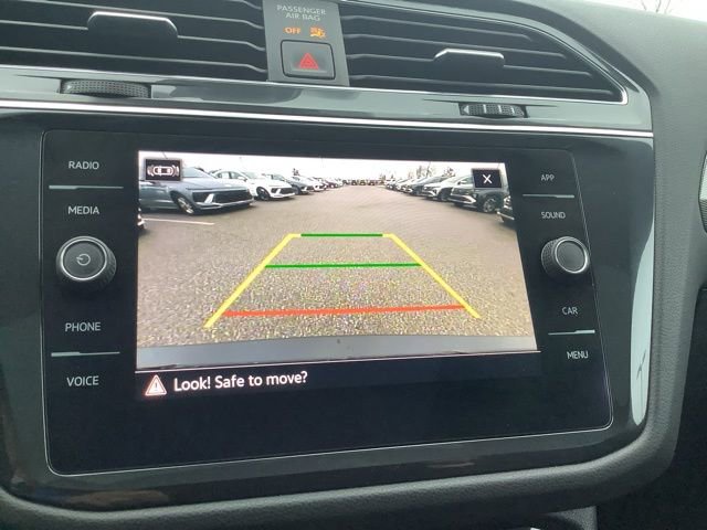 Used 2022 Volkswagen Tiguan SE R-Line image 30