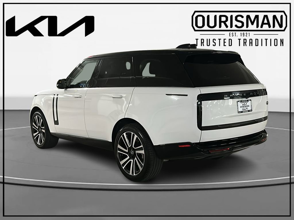 Used 2023 Land Rover Range Rover SE AWD/4WD image 3