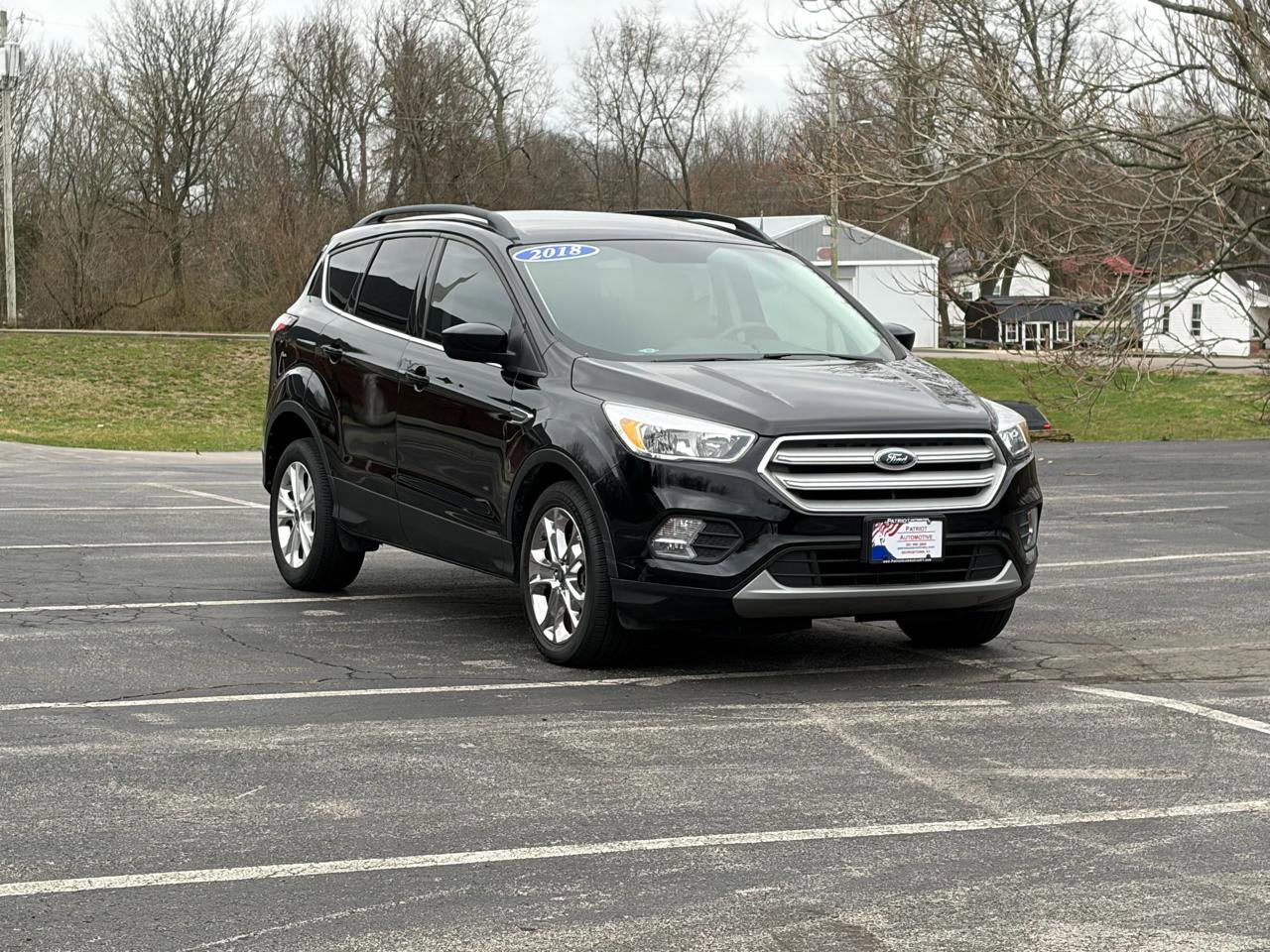 Used 2018 Ford Escape SE w/ SE Sync 3 Package AWD/4WD image 2