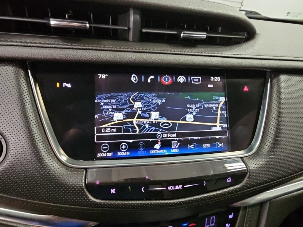 Used 2018 Cadillac XT5 Premium Luxury AWD/4WD image 16