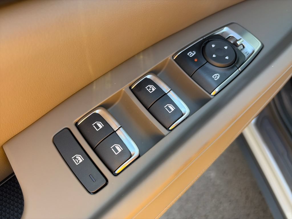 New 2027 Kia Carnival FWD image 17