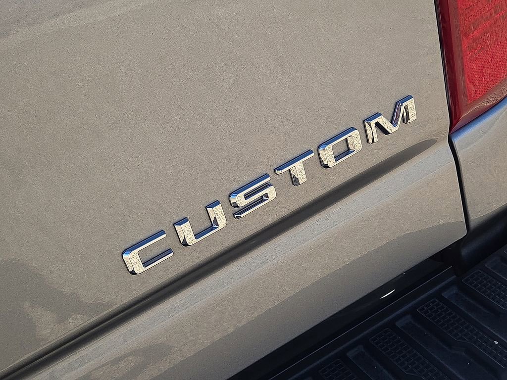 Used 2025 Chevrolet Silverado 2500 Custom w/ Custom Convenience Package image 15