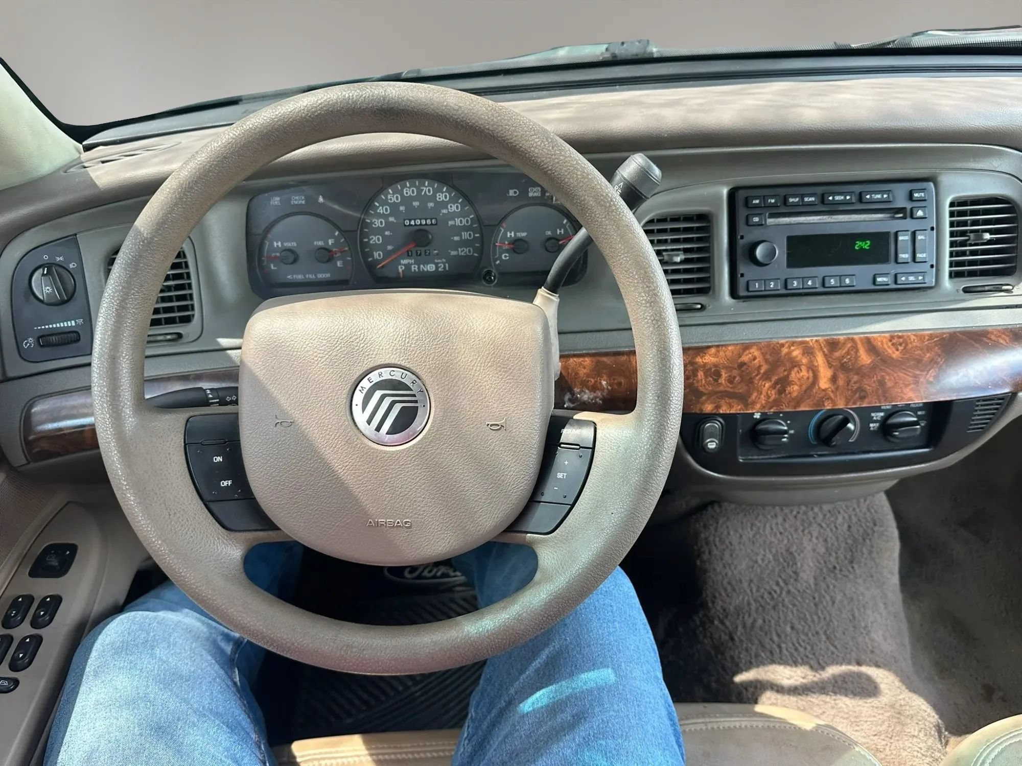 Used 2005 Mercury Grand Marquis GS RWD image 6