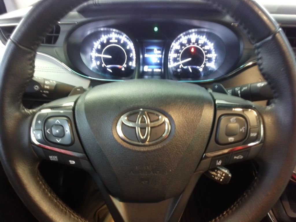 Used 2017 Toyota Avalon XLE Premium w/ All Weather Liner Package image 8