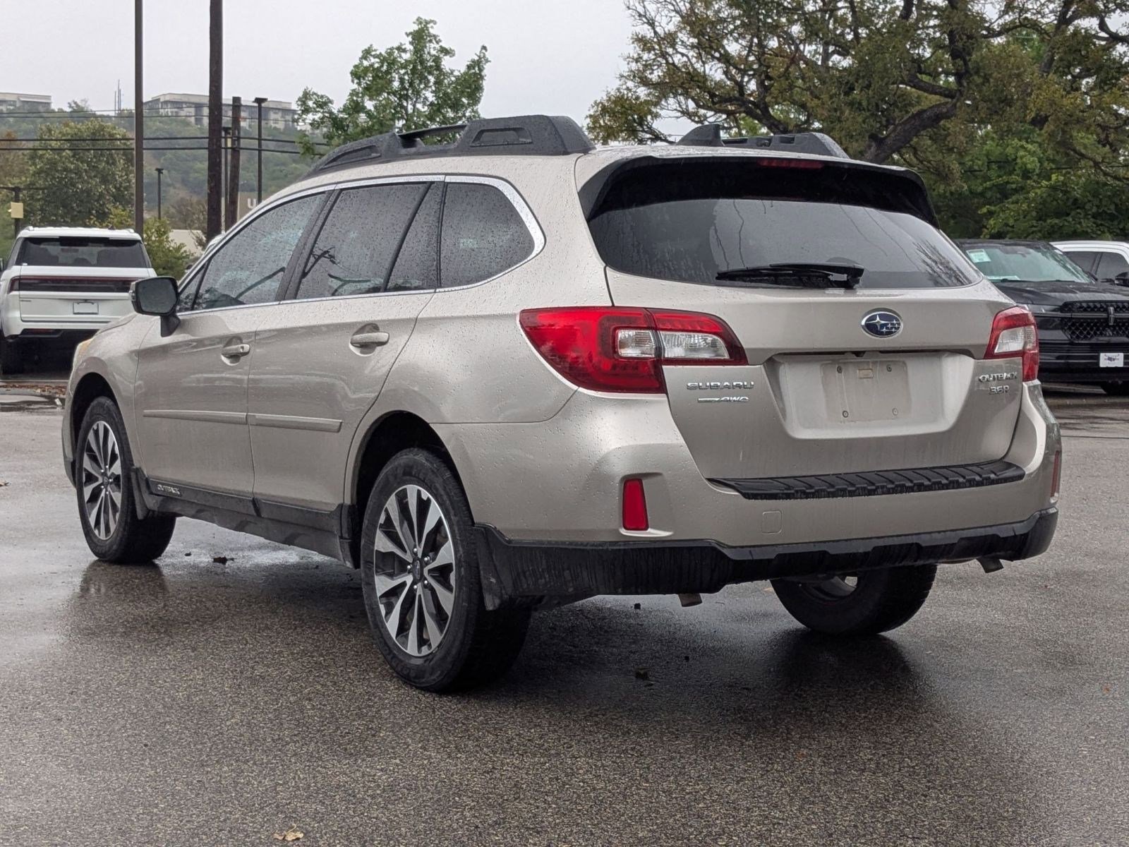 Used 2016 Subaru Outback 3.6R Limited image 5