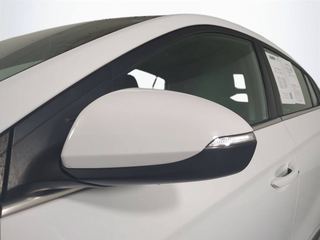 Used 2020 Hyundai Ioniq SEL FWD image 12