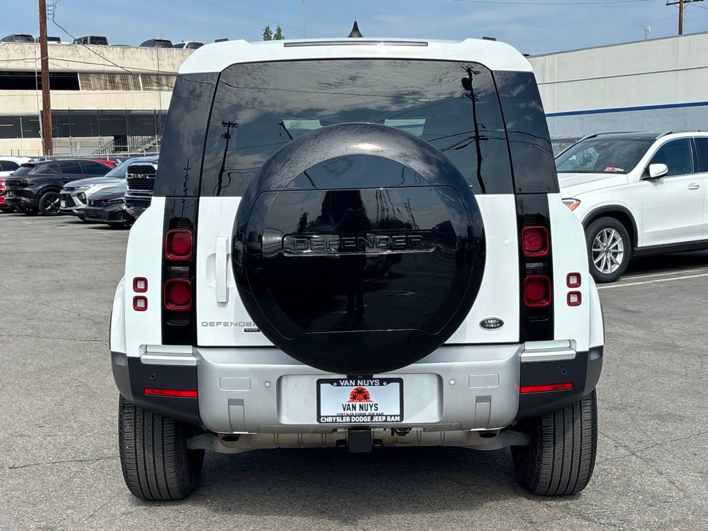 Used 2023 Land Rover Defender 110 SE image 5