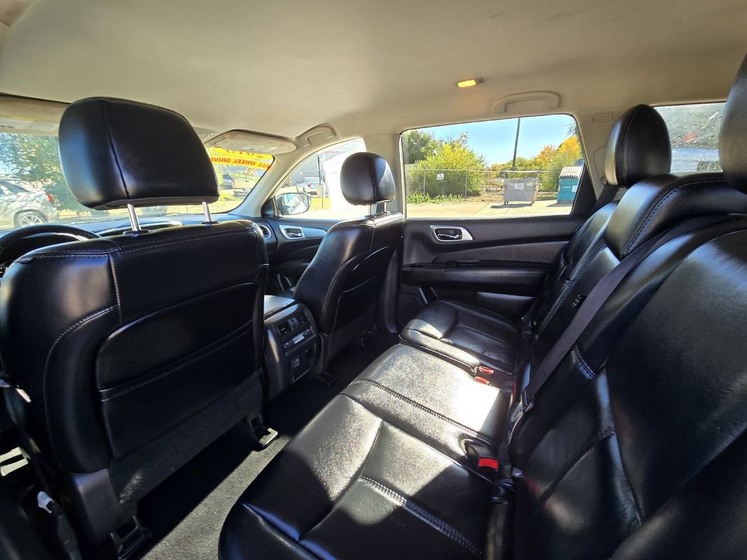 Used 2018 Nissan Pathfinder SL w/ Midnight Edition Package image 14