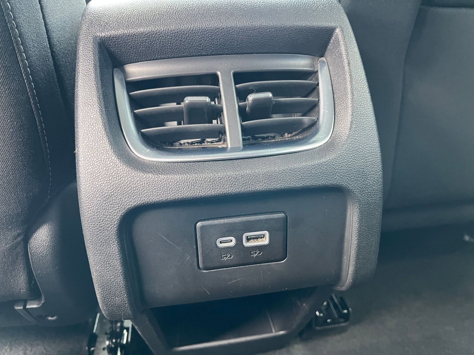 Used 2025 Chevrolet Blazer LT image 23