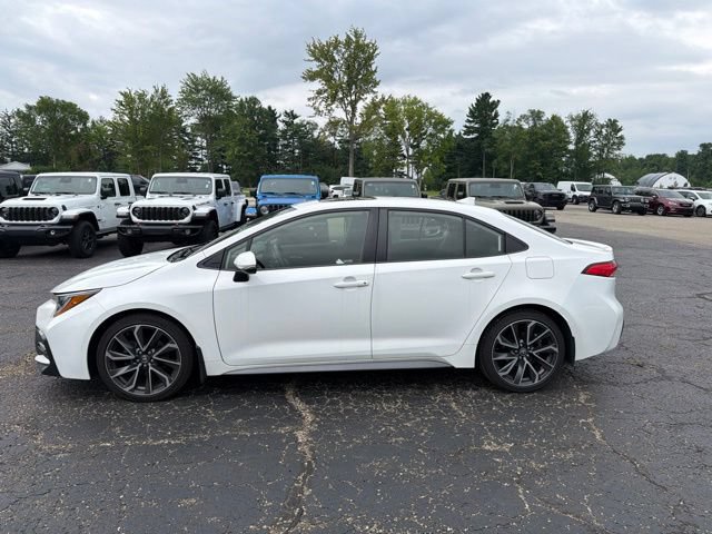Used 2022 Toyota Corolla SE w/ SE Premium Package FWD image 5