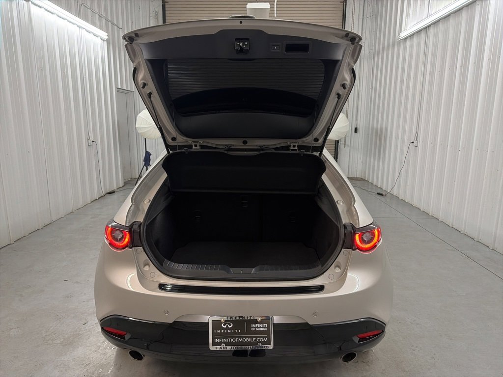 Used 2024 MAZDA MAZDA3 Hatchback w/Premium Plus Pkg image 31