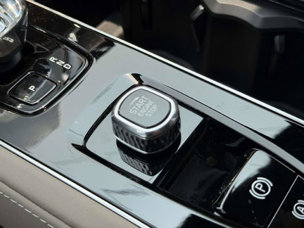 New 2026 Volvo XC90 B6 Plus w/ Protection Package Premier AWD/4WD image 7