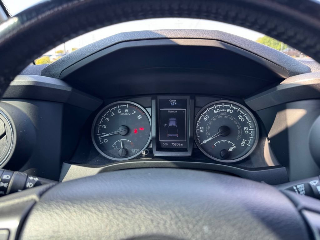 Used 2017 Toyota Tacoma TRD Off-Road AWD/4WD image 20