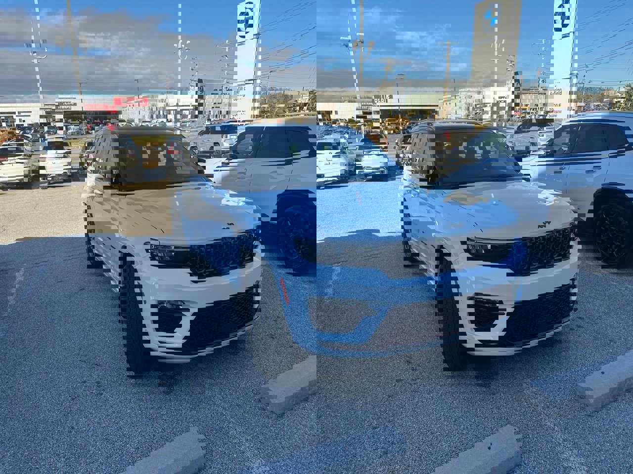 Used 2024 Jeep Grand Cherokee Summit image 1