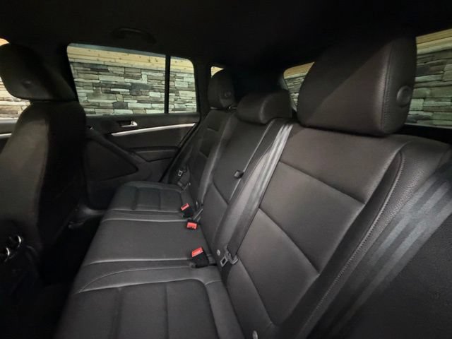 Used 2016 Volkswagen Tiguan R-Line AWD/4WD image 29