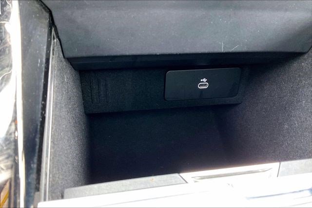 Used 2025 Land Rover Range Rover Sport SE image 36