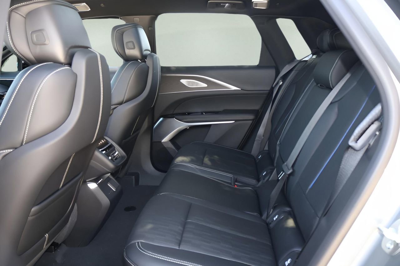 New 2026 Cadillac Lyriq V image 14