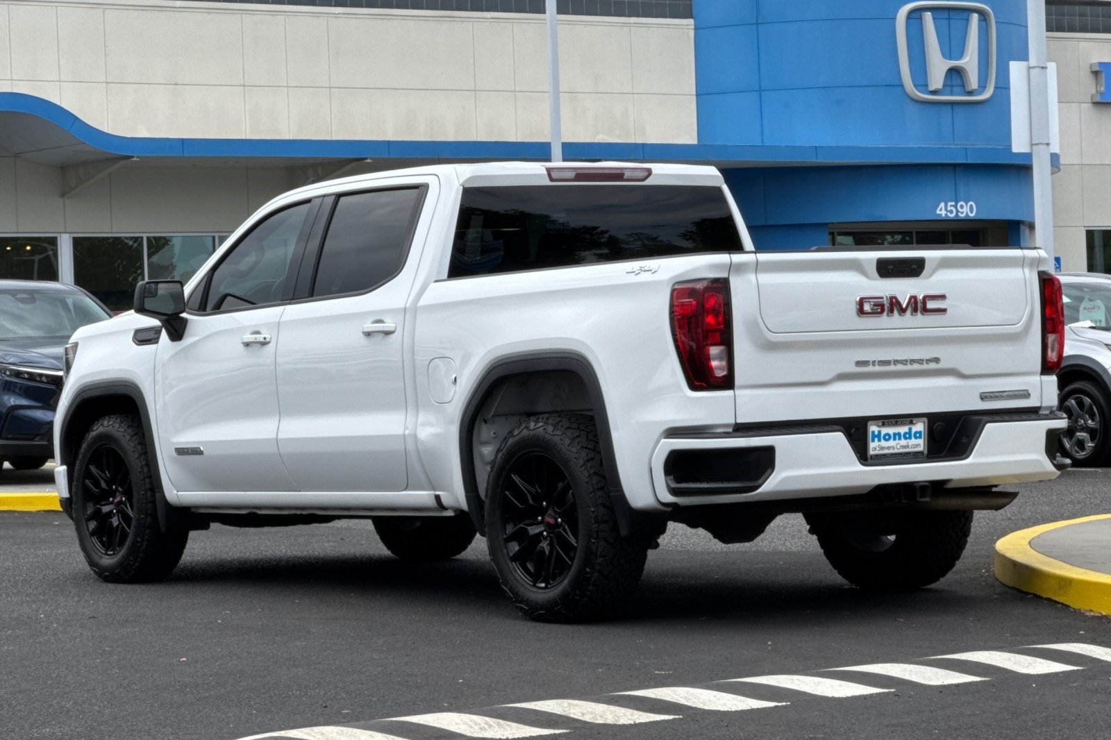 Used 2022 GMC Sierra 1500 Elevation AWD/4WD image 3