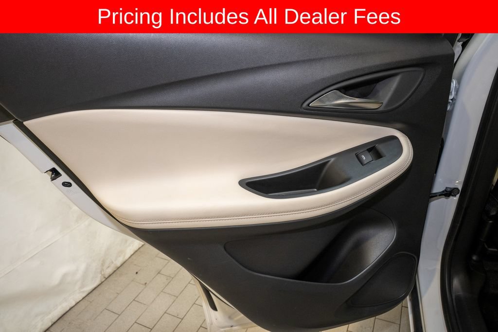 Used 2025 Buick Encore GX Avenir w/ Avenir Convenience Package FWD image 11