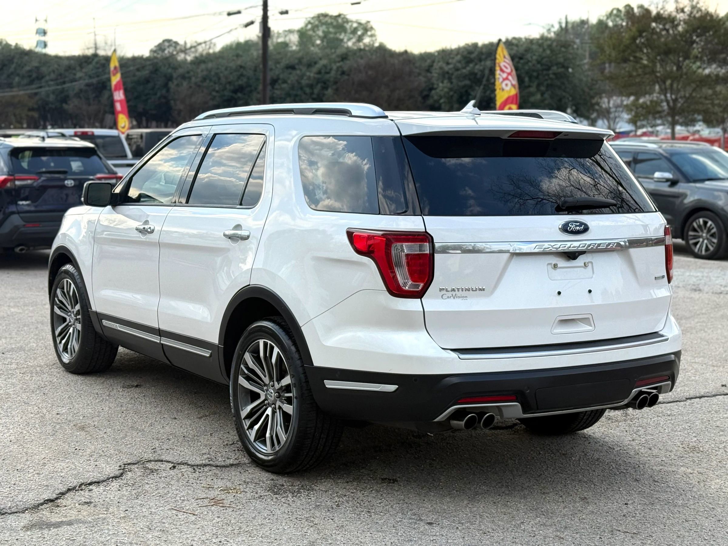 Used 2018 Ford Explorer Platinum image 7