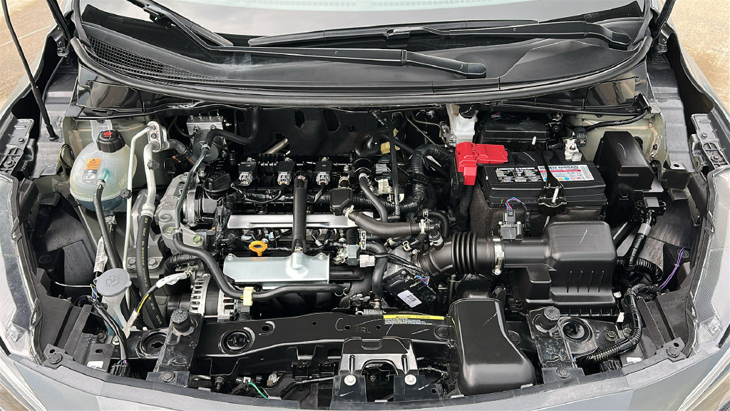 Used 2025 Nissan Versa SV FWD image 3
