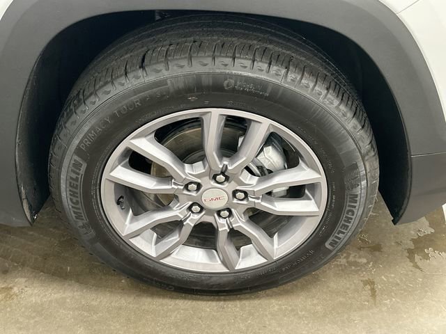 Used 2024 GMC Terrain SLT w/ LPO, Floor Liner Package AWD/4WD image 5