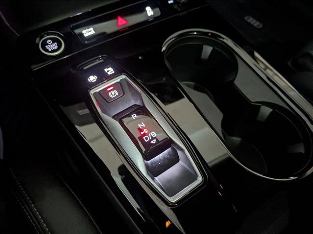 Used 2025 Audi A6 e-tron Premium Plus w/ Premium Plus image 17