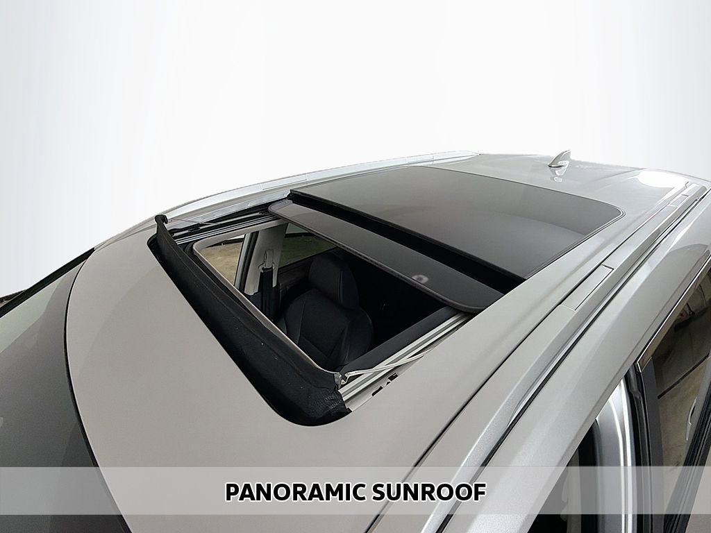 Used 2023 Nissan Rogue SV w/ SV Premium Package image 3