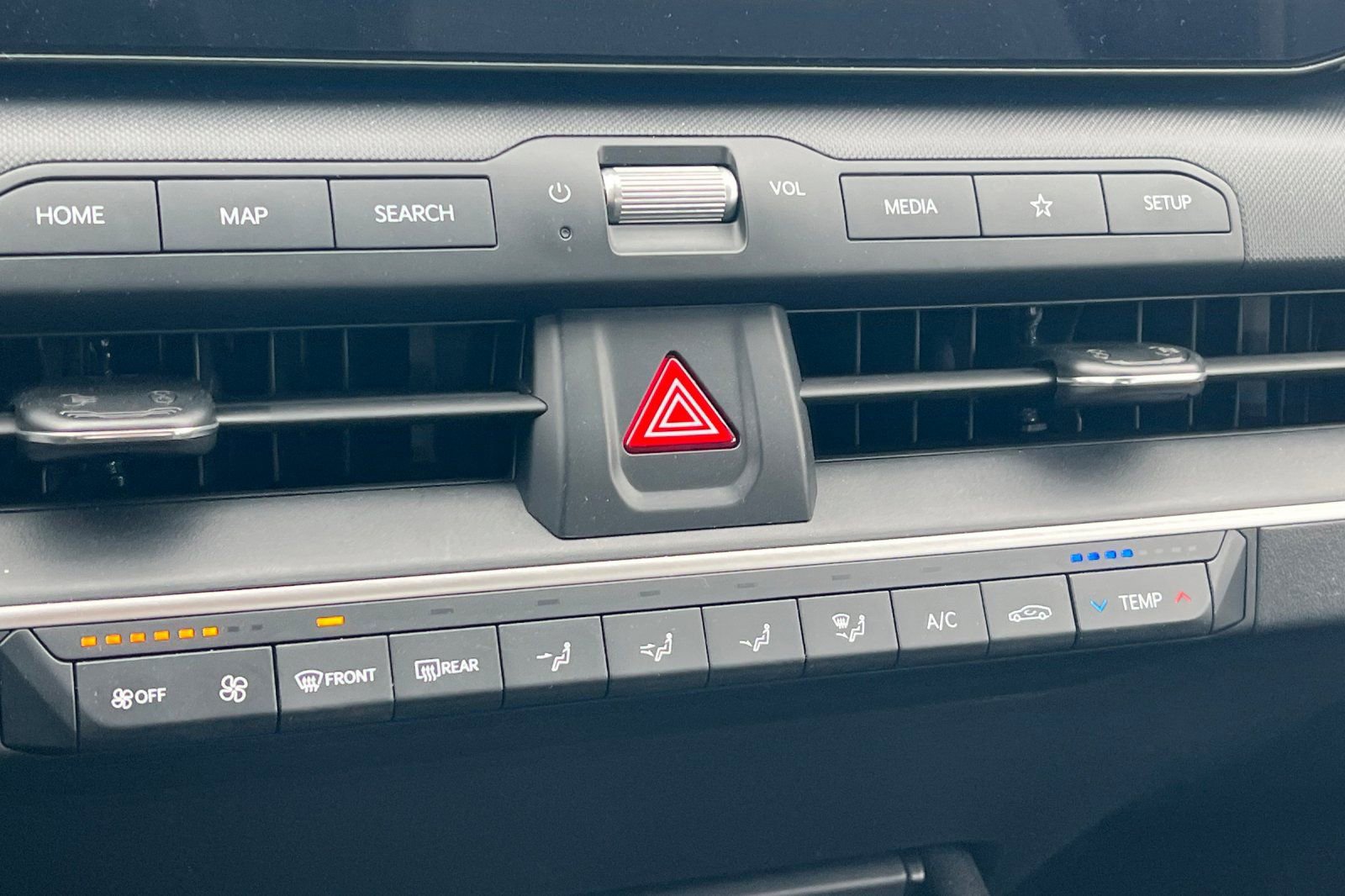 Used 2025 Kia K4 LX image 16