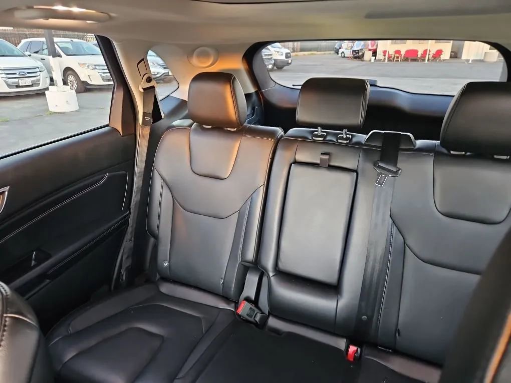 Used 2015 Ford Edge Titanium w/ Equipment Group 302A image 33