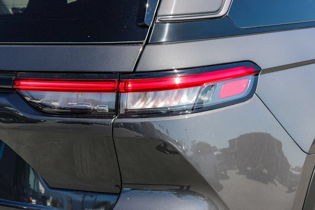 New 2026 Jeep Grand Cherokee Altitude RWD image 10