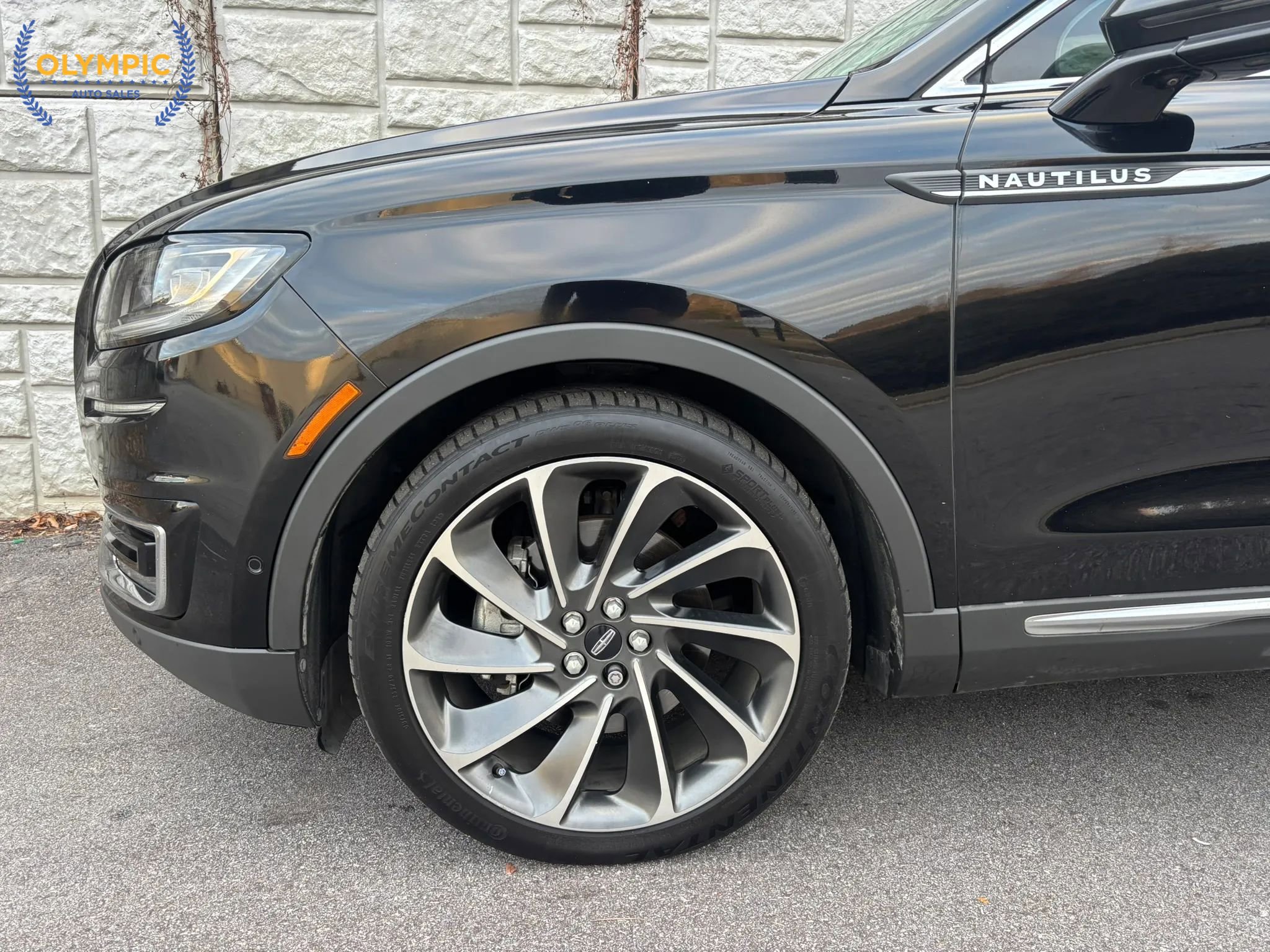 Used 2019 Lincoln Nautilus Reserve image 9