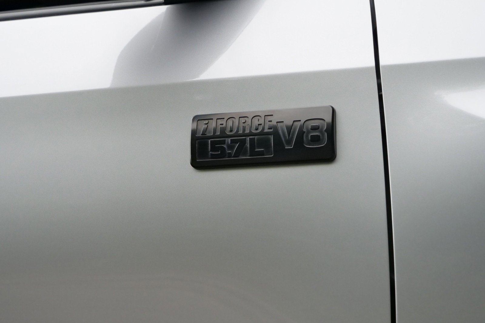 Used 2018 Toyota Tundra SR5 w/ TRD Off Road Package AWD/4WD image 9