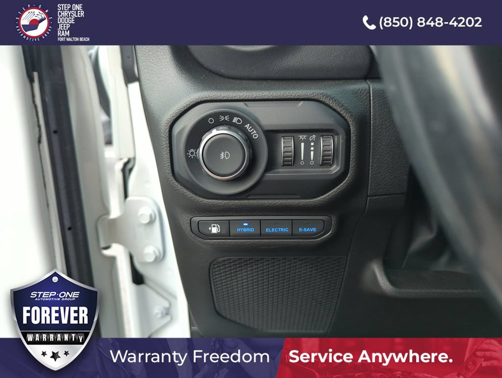 Used 2022 Jeep Wrangler Unlimited Sahara AWD/4WD image 19